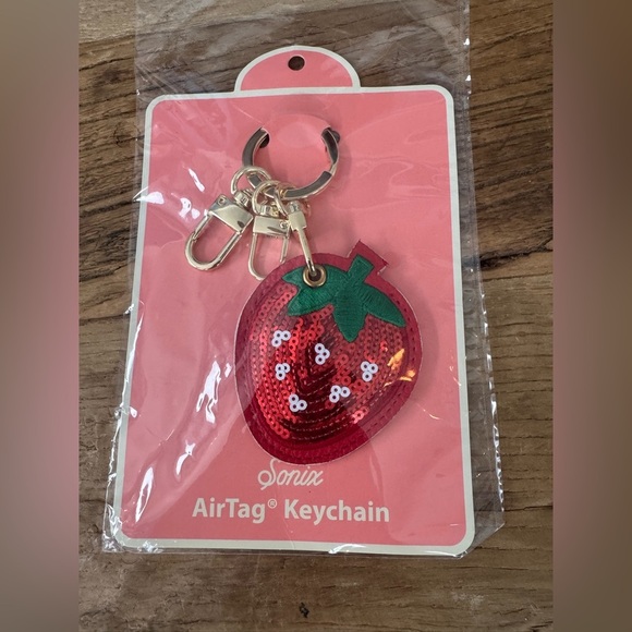NEW UNOPENED Sonix AirTag Key Chain ~ Strawberry Gold 🍓 - Picture 3 of 5